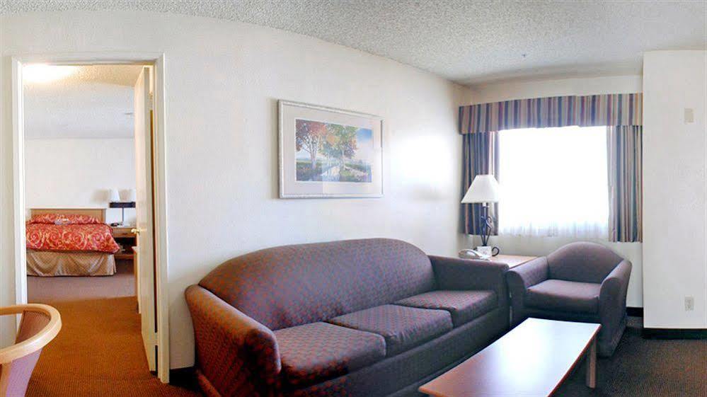 Surestay Plus Hotel By Best Western Upland - Ontario North Exterior foto